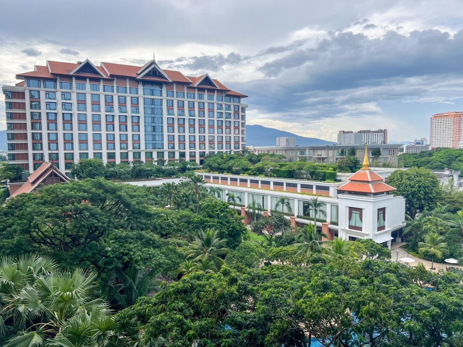 The Astra Luxury Condo In Town Чиангмай Экстерьер фото